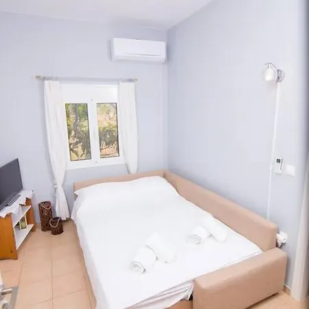 Quiet Escape Appartement Mikrá Mandínia