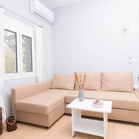 Quiet Escape Appartement Mikrá Mandínia